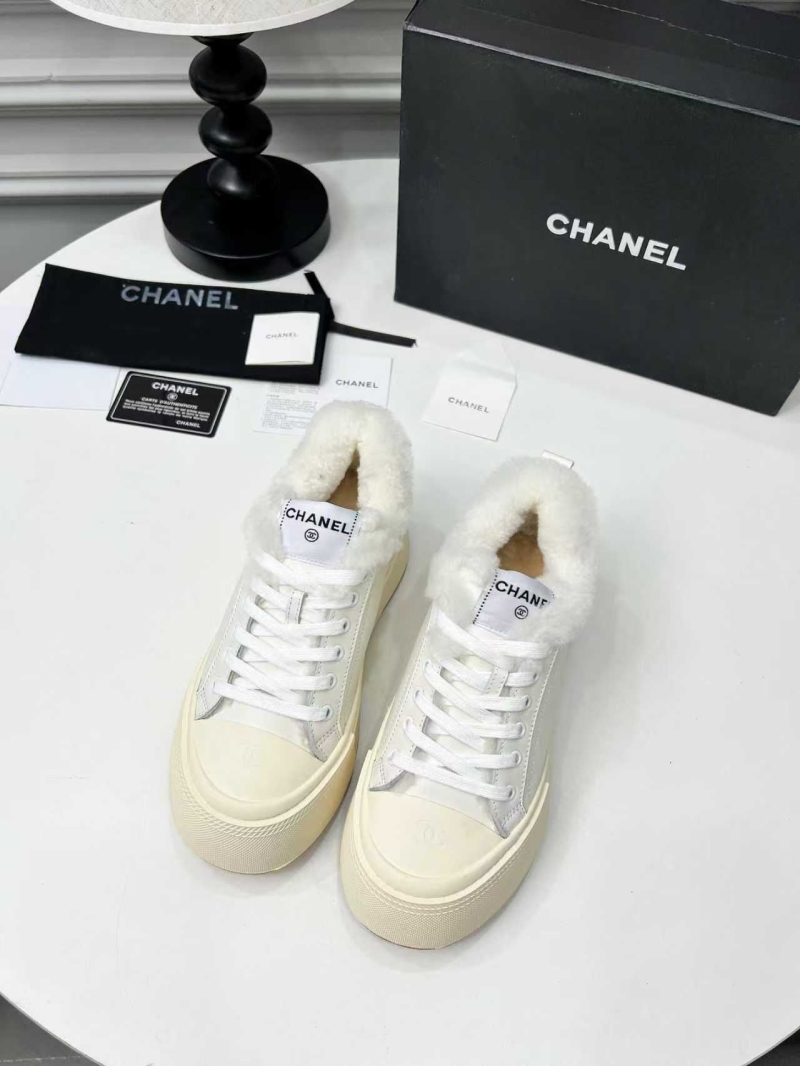 Ch**el sport shoes